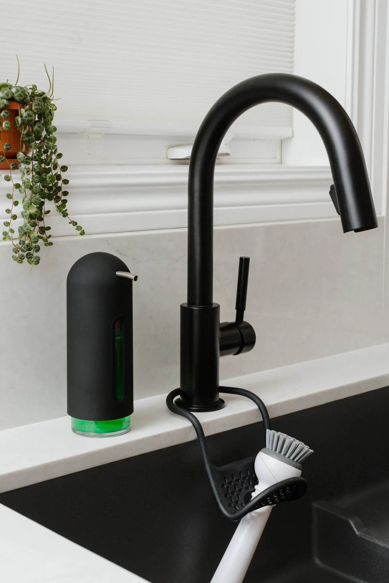 UMBRA Penguin Soap Pump - Image 3