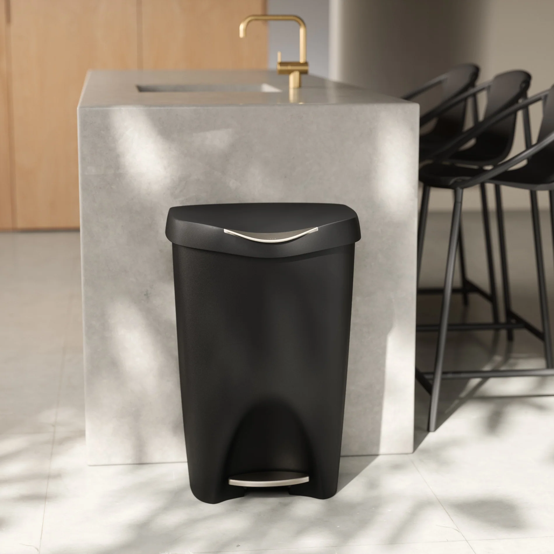 UMBRA Brim Step On Trash Can - Image 7
