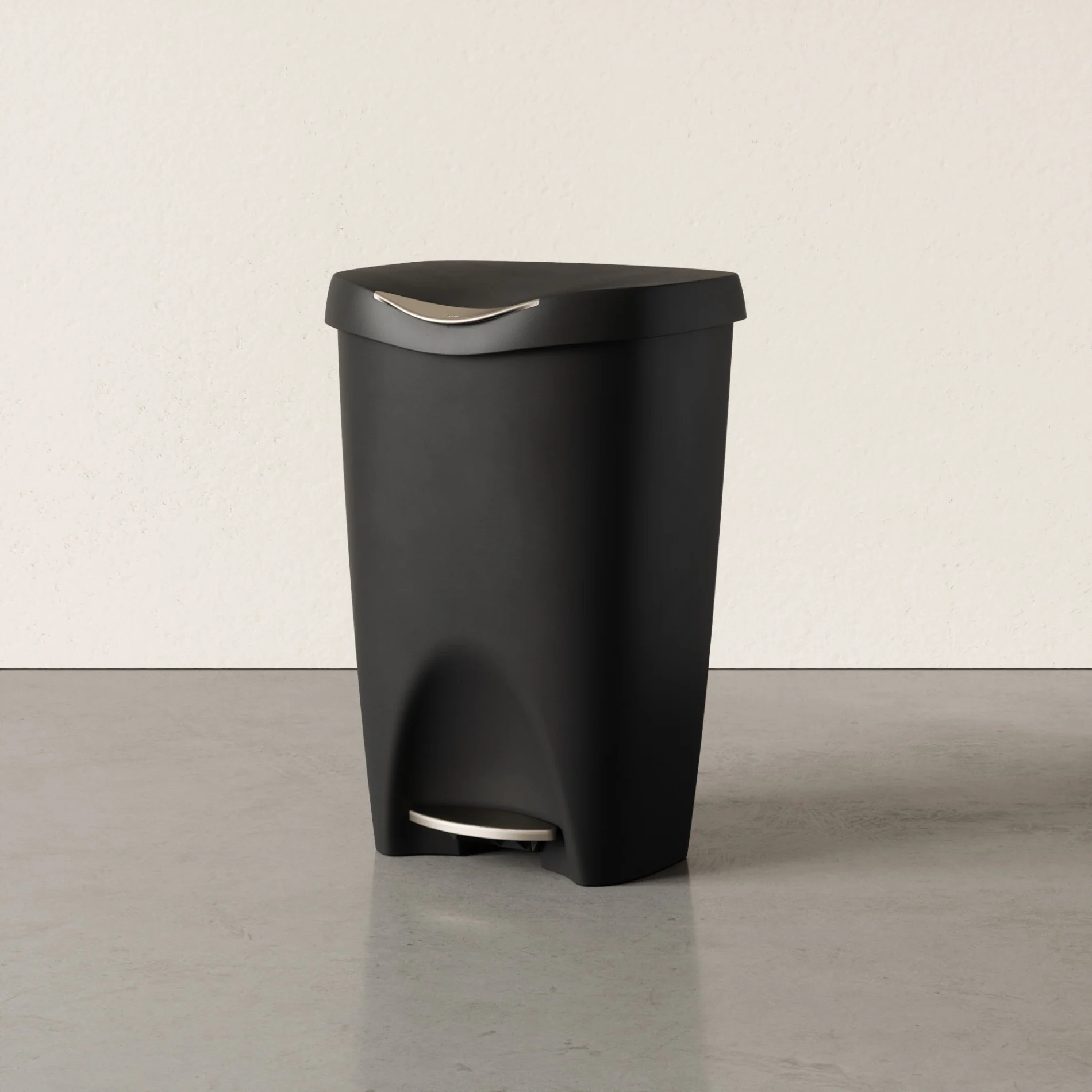 UMBRA Brim Step On Trash Can - Image 9