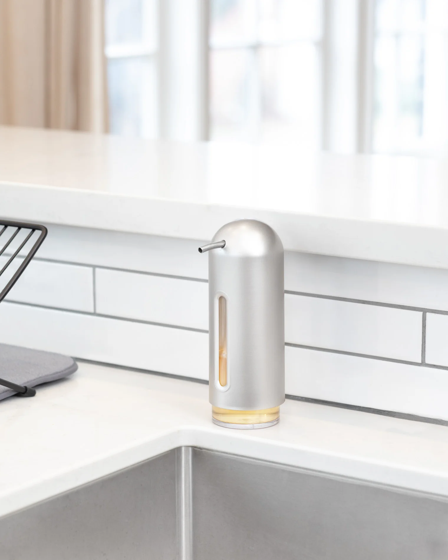 UMBRA Penguin Soap Pump - Image 9